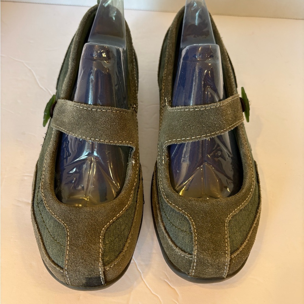 Lands’ End dark green suede marjane flat shoes size 6.5 B